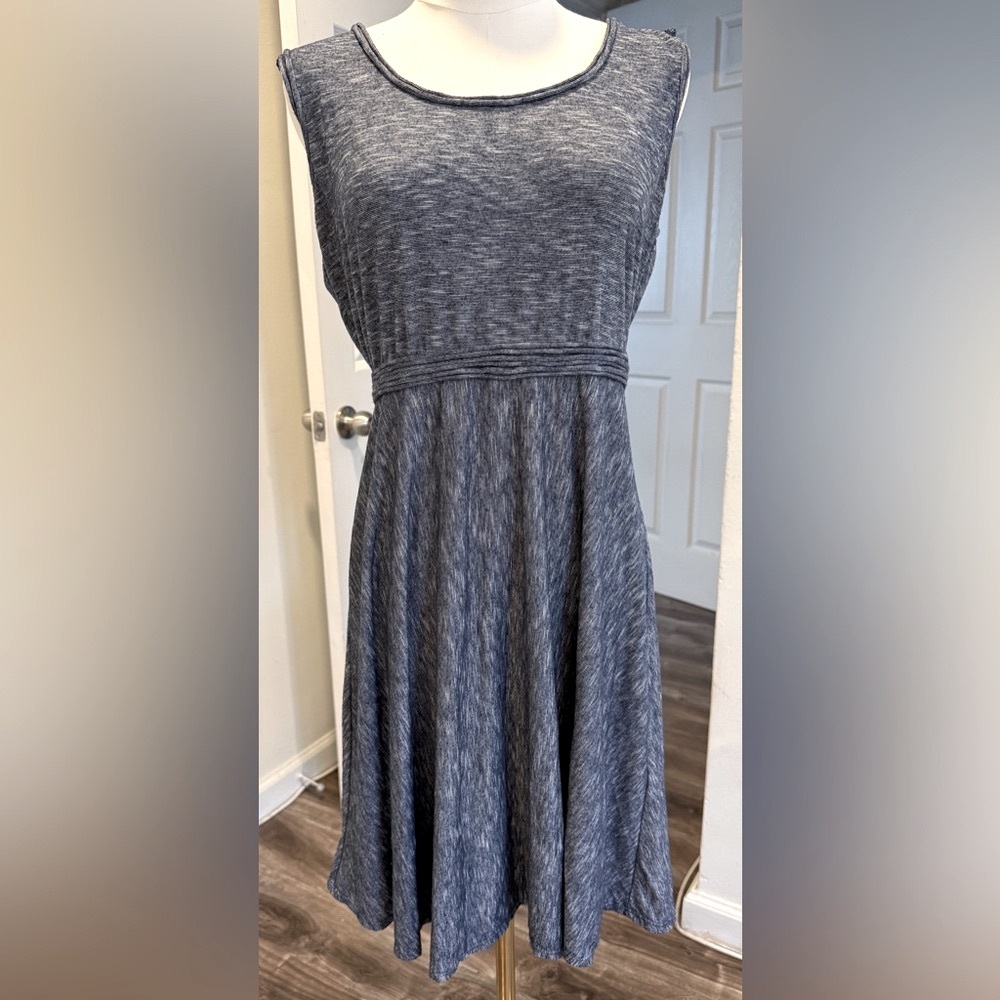 Max Studio Gray/Heathered Navy Sleeveless Knit Dress – Size Large 💙